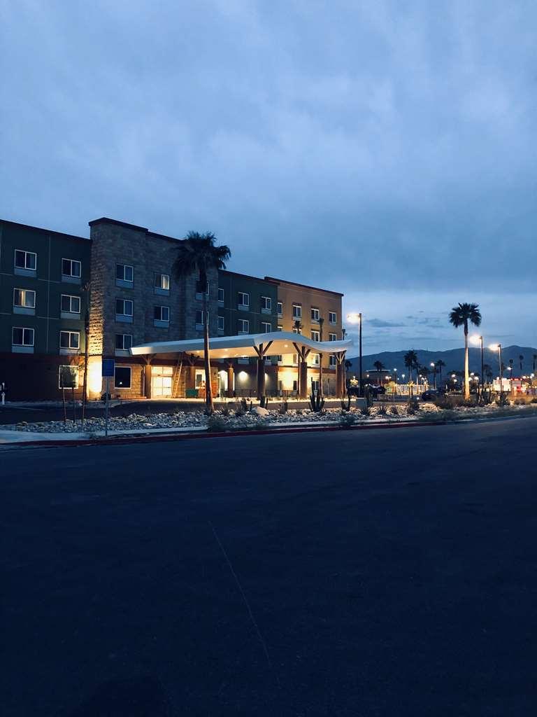 Best Western Plus Desert View Inn & Suites Cathedral City Exterior foto